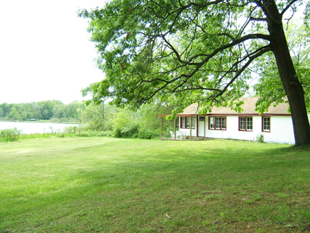 01 - Cottage on the lakefront