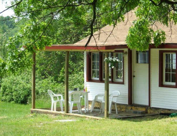 02 - Covered porch