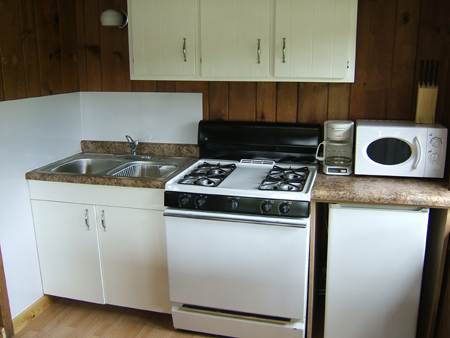 09 - Kitchen area
