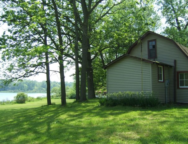 04 - Backside looking toward lake