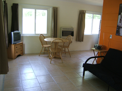 05 - Living room and dining area