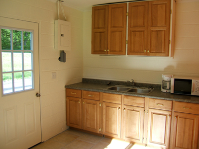 06 - Kitchen area