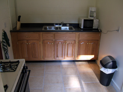 06 - Kitchen area