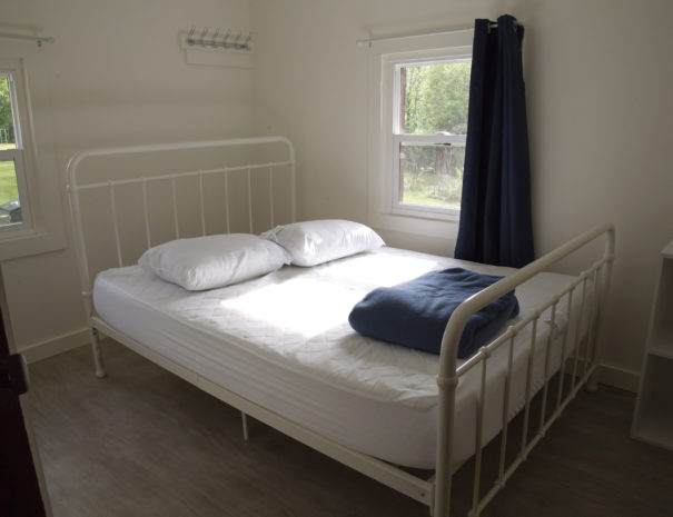 10---country-cottage---master-bedroom