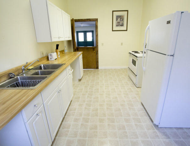 Kitchen looking to hallway
